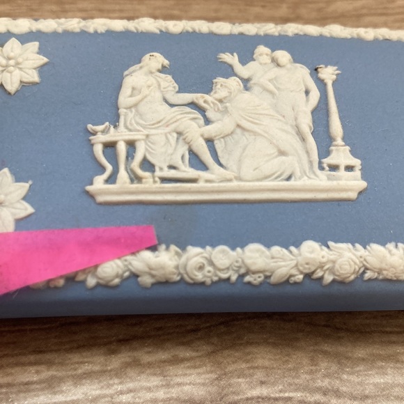 Wedgwood England jasperware vesta match box and heart plate - Picture 12 of 16